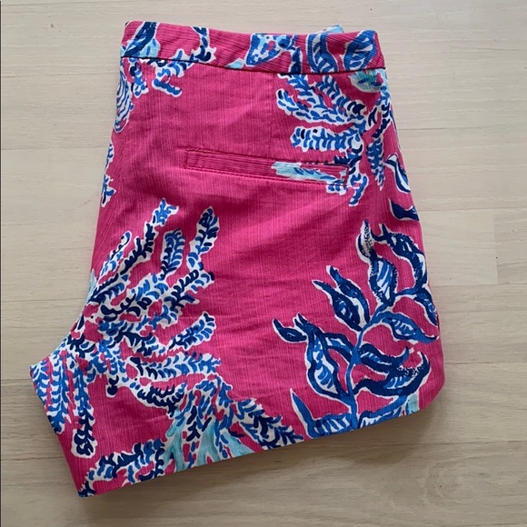 Lilly Pulitzer Short - Picture 6 of 9